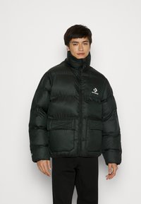 Converse PATCH POCKET PUFFER JACKET - Kurtka zimowa