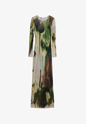 Abito lungo e fluido realizzato in tessuto leggero e trasparente, caratterizzato da una stampa astratta verde e marrone, con maniche lunghe e scollatura rotonda.