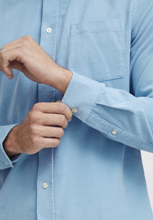 ÜBERGANGS ANTON - Shirt2