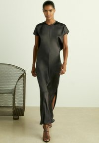 Reiss REGULAR FIT - KORA SHORT-SLEEVE MIDI  - Maksimekko - charcoal