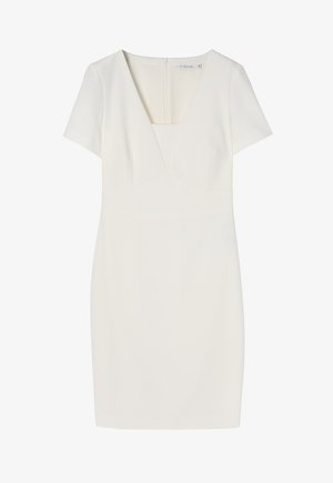 Kortekelige, witte jurk met een V-halslijn, aansluitende body en naadloos ontwerp. Gemaakt van soepel materiaal met een ritssluiting aan de achterkant.