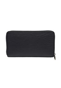 Portefeuille zippé noir en cuir texturé avec une finition lisse. Présente un tirette en argent et une forme rectangulaire.