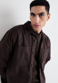 Hollister Co. OVERSHIRT - Shirt - mulch