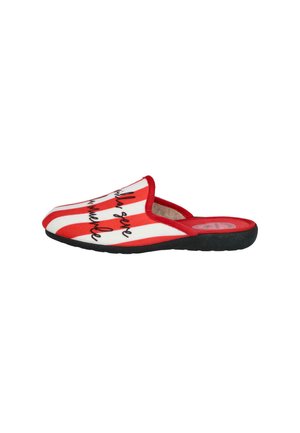 Zapatilla a rayas rojas y blancas con texto negro en cursiva en la parte superior y suela negra, vista de lado sobre un fondo blanco.