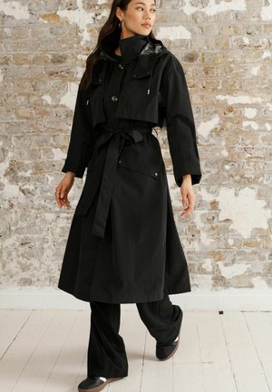 REGULAR FIT - Trenssi - black