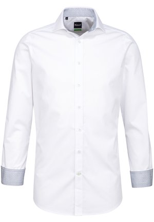 Camicia bianca a maniche lunghe con colletto interno e polsini blu a fantasia. Presenta una chiusura con bottoni e un tessuto testurizzato.
