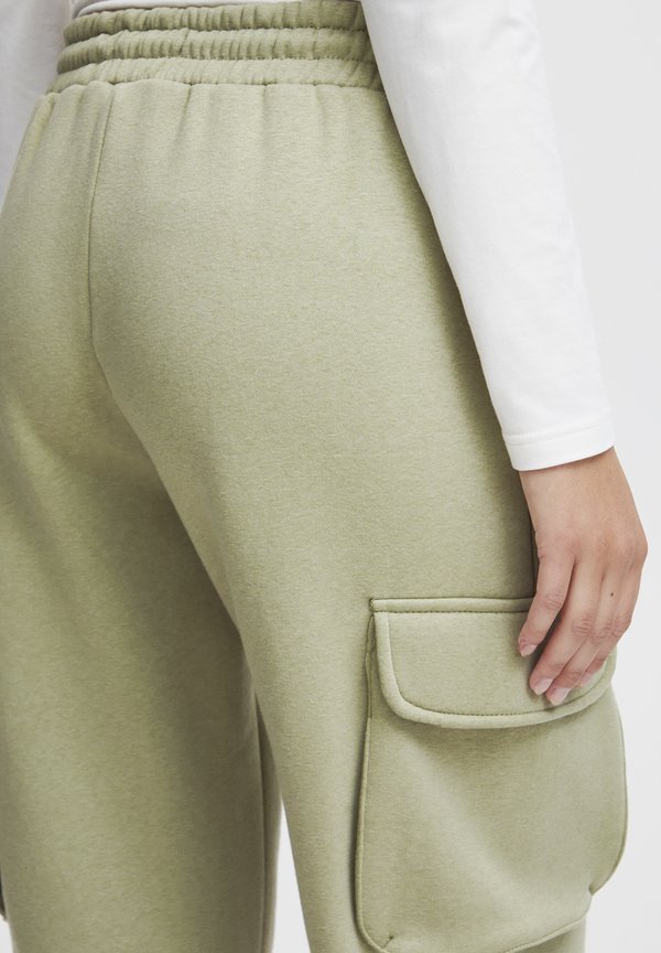 OXHONNIE REGULAR FIT - Cargo trousers - seagrass2