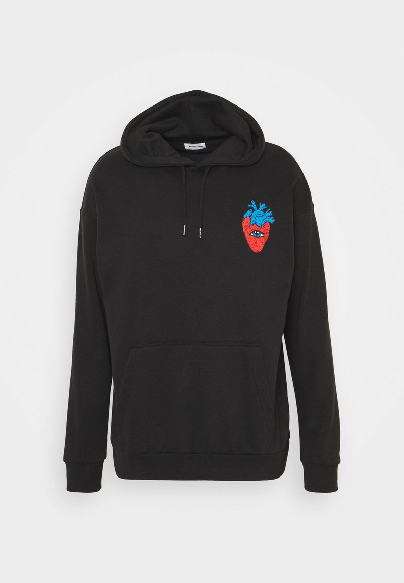 Svart hoodie med en framficka, dragsko på huvan och en broderad design av ett rött hjärta med ett blått öga på bröstet.