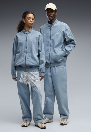 Puma, FUTURE.PUMA.ARCHIVE T7 RELAXED WASHED TWILL TRACK JACKET UNISEX - Farkkutakki - cool blue