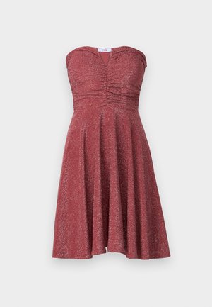 Strapless dress in a metallic burgundy fabric. Features gathered detailing at the bodice and a flared skirt that extends to the knee.