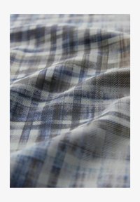 Valitud, light blue check