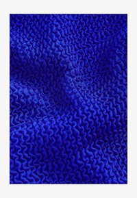 Ausgewählt, blue contrast bind