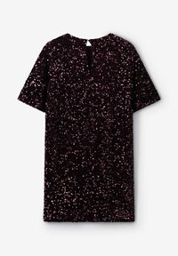 Robe à manches courtes en bordeaux foncé avec une surface ornée de sequins, présentant une ouverture en trou de serrure à l'arrière et un ourlet droit.