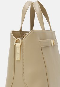 Tommy Hilfiger HERITAGE WORKBAG - Käekott - beige