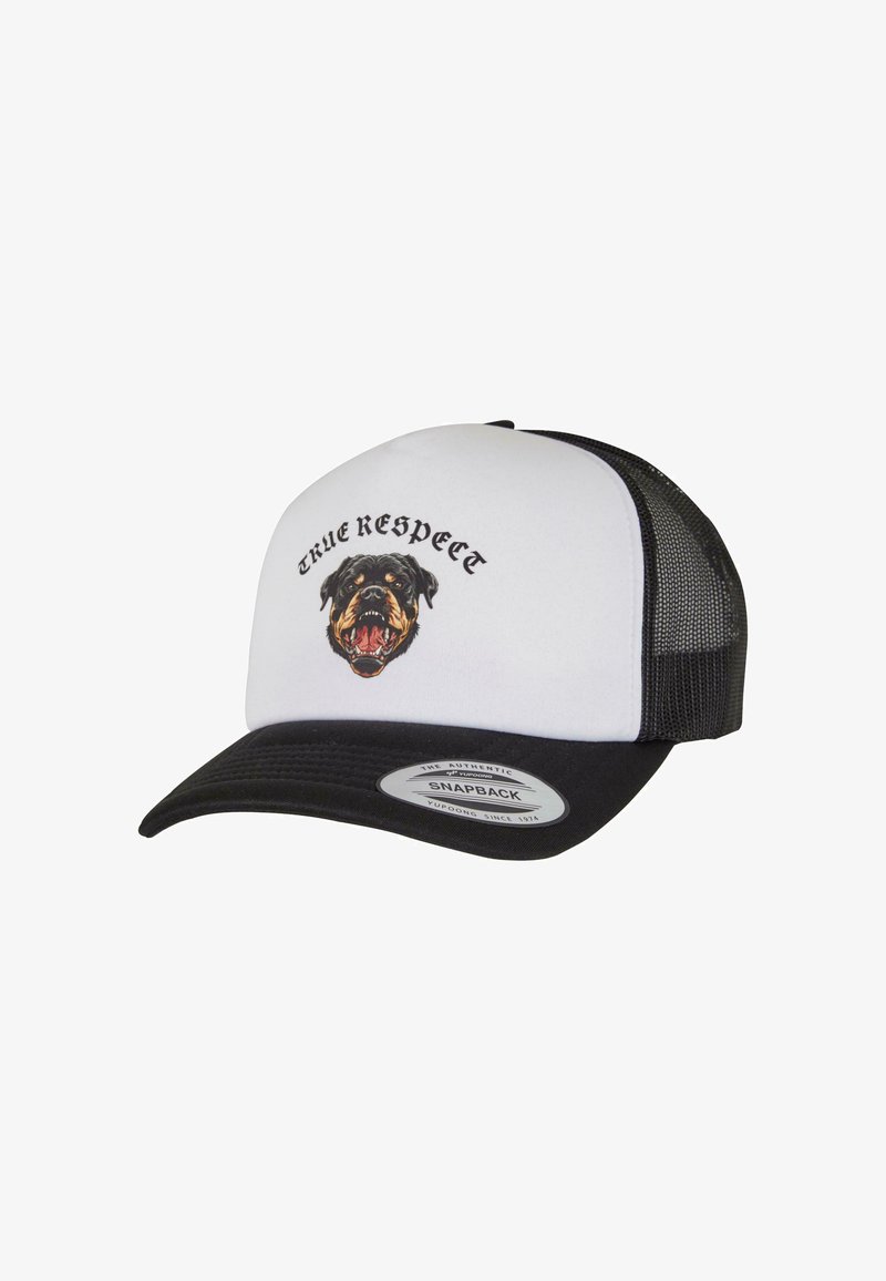 Crna i bijela snapback kapa s mrežastim stražnjim dijelom, koja sadrži izvezeni lik Rottweilera i tekst "Pravo poštovanje" iznad.