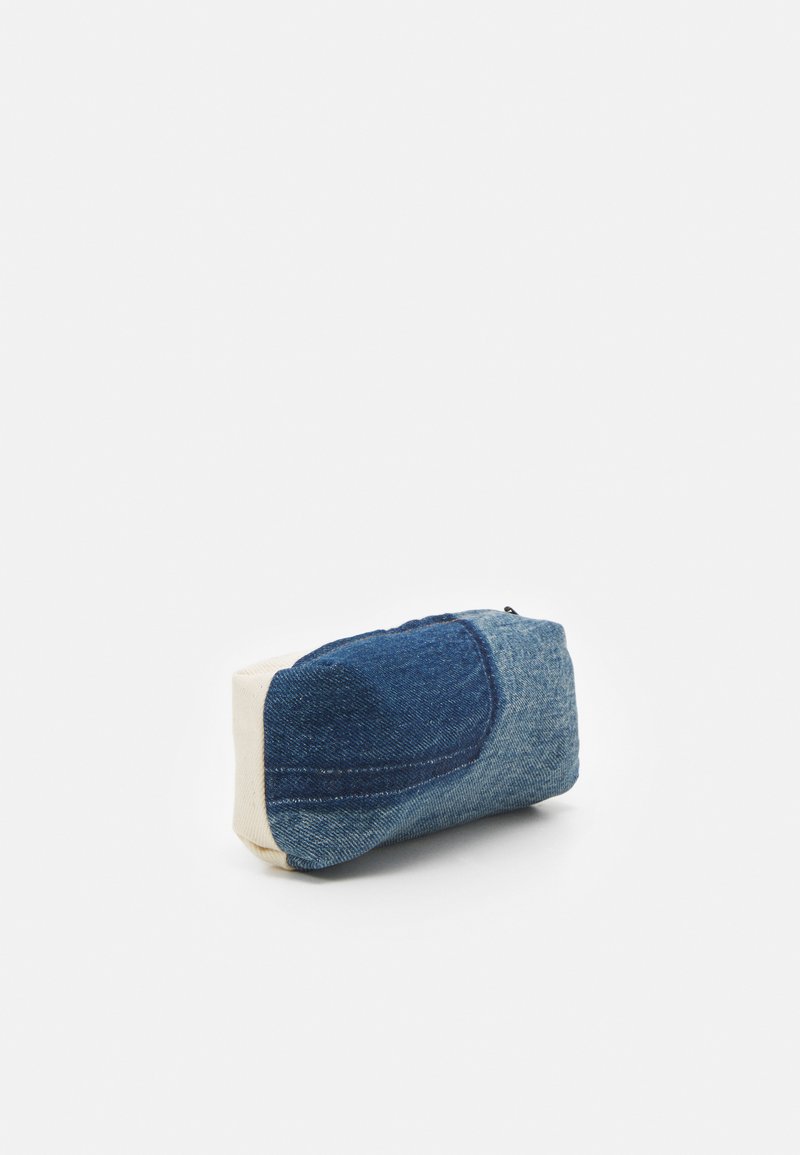 Levi S Levi S X Porto Alegre Small Contrast Pencil Case Overige Accessoires Light Blue Denim Beige Lichtblauw Zalando Nl