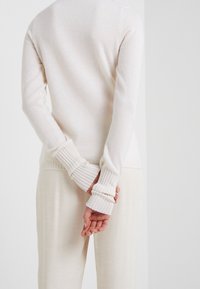 FTC Cashmere Jersey de punto - white