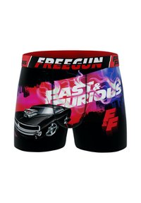 Boxers noirs ornés d'un grand graphique d'une voiture de sport, avec des motifs de flammes roses et violettes et le texte en gras "FAST & FURIOUS" à l'avant.