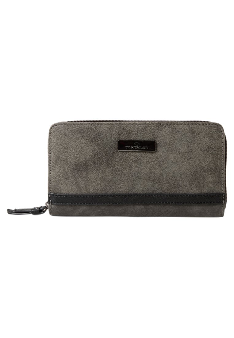 Portafoglio in suede grigio con una fascia in pelle nera. Caratterizzato da una chiusura con zip e una placca con logo sul davanti. Texture liscia.