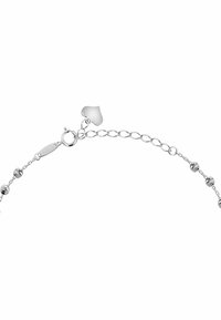 Silberne Kettenarmband mit kugelförmigen Akzenten, ausgestattet mit einem Karabinerverschluss und einer Verlängerungskette mit einem herzförmigen Anhänger.