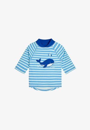 Rash guard a righe blu e bianche con maniche lunghe, caratterizzato da un design di balena sul davanti e un colletto blu uniforme.