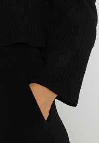 Even&Odd Trui - black