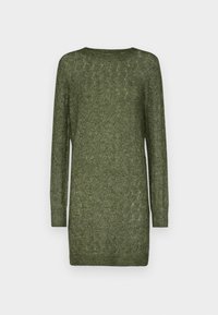 Maglione a maniche lunghe in verde oliva, con un motivo testurizzato e scollo a barca. L'orlo è leggermente più lungo sul retro.