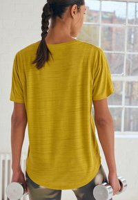 Next Basic póló - yellow