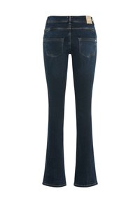Jeans évasés bleu foncé en denim, dotés d'un design standard à cinq poches et de surpiqures sur les poches arrière.