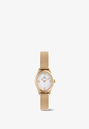 Montre-bracelet Daniel Wellington en or avec bracelet en maille, cadran blanc, chiffres romains aux positions 12, 3, 6, 9, et aiguilles des heures et des minutes en or.