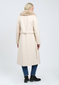 INFLUENCER COLLAR - Klassisk frakke - cream