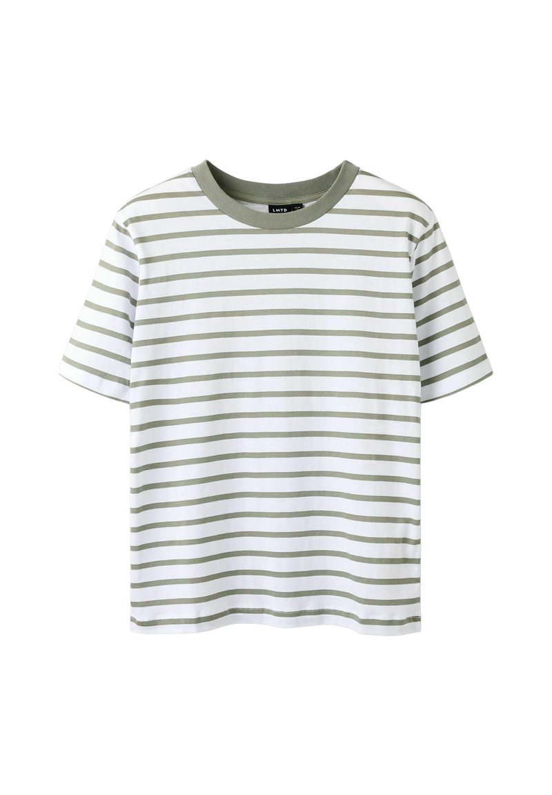 Pasekowany t-shirt w białym i jasn green. Krótkie rękawy, okrągły dekolt, wykonany z miękkiej bawełnianej tkaniny, z równomiernie rozmieszczonymi poziomymi paskami.