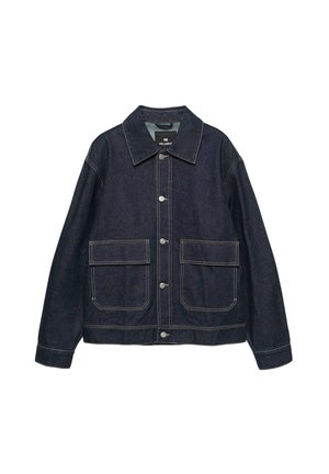 Temen je denim jakna temno barve z klasičnim ovratnikom, dvema sprednjima žepoma, srebrnimi pritisnimi gumbi in kontrastnim šivom po celotni jakni.