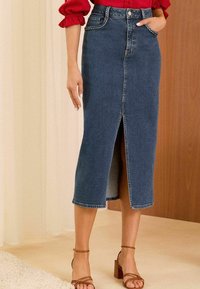 Love & Roses REGULAR FIT - Trapecinis sijonas - mid wash blue