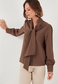 LELA REGULAR FIT - Blúzka so zapínaním na gombíky - brown