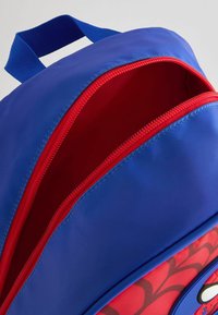 Next REGULAR FIT - Skoletasker - spidey