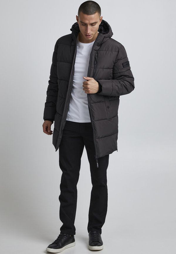 PRTibor - Winter coat - iron gate2