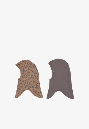 Deux cagoules pour enfants côte à côte, l'une marron avec un motif de feuilles bleues, l'autre gris uni, toutes deux en tissu doux.