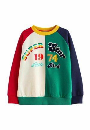 Bunter Pullover-Sweatshirt mit roten, grünen, marineblauen und cremefarbenen Panels, großem Drucktext und Zahlen sowie gerippten Bündchen und Saum.