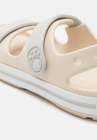 Crocs CROCBAND CRUISER UNISEX - Kummikingad - stucco/atmosphere