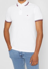 Tommy Hilfiger Pikeepaita - white