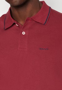 GANT Polo marškinėliai - plumped red