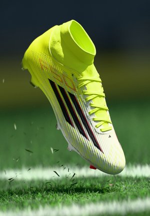 F50 LEAGUE MID CUT FIRM GROUND MULTI GROUND UNISEX - Ποδοσφαιρικά παπούτσια για τεχνητό χλοοτάπητα - team solar yellow 2/core black/lucid red