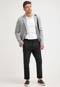 Thumbnail Image 2