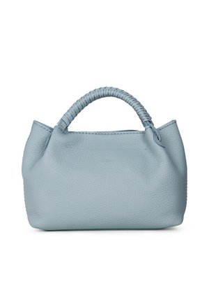 Borsa a mano in pelle azzurro chiaro con manico corto intrecciato e forma rettangolare morbida e arrotondata su sfondo bianco.