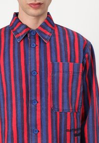Marimekko SUURE PICCOLO UNISEX - Blúzka so zapínaním na gombíky - red/blue