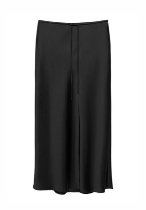 Jupe midi en soie noire avec une fente à l'avant et une ceinture fine à cordon, coupe droite fluide.