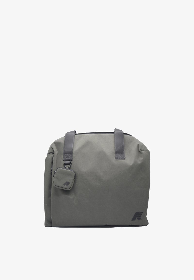 Grijze stoffen draagtas met zwarte hardware, voorzien van een ritsluiting en twee handvatten. Inclusief een kleine afneembare pouch aan de zijkant.