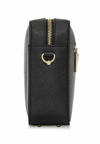 Czarna skórzana torba z złotym zamkiem, o zaokrąglonym kształcie, z wyraźnymi akcentami hardware oraz płaskim dnem z czterema metalowymi nóżkami dla stabilności.