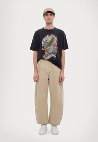 The Kooples Camiseta estampada - black washed